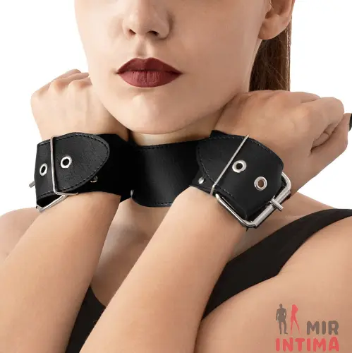 Ошейник с наручниками Art of Sex - Bondage Collar with Handcuffs, натуральная кожа Ошейник с наручниками Art of Sex - Bondage Collar with Handcuffs, натуральная кожа