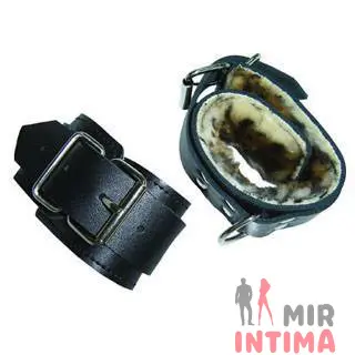 Наручники с меховой подкладкой Leo Cuffs Наручники с меховой подкладкой Leo Cuffs